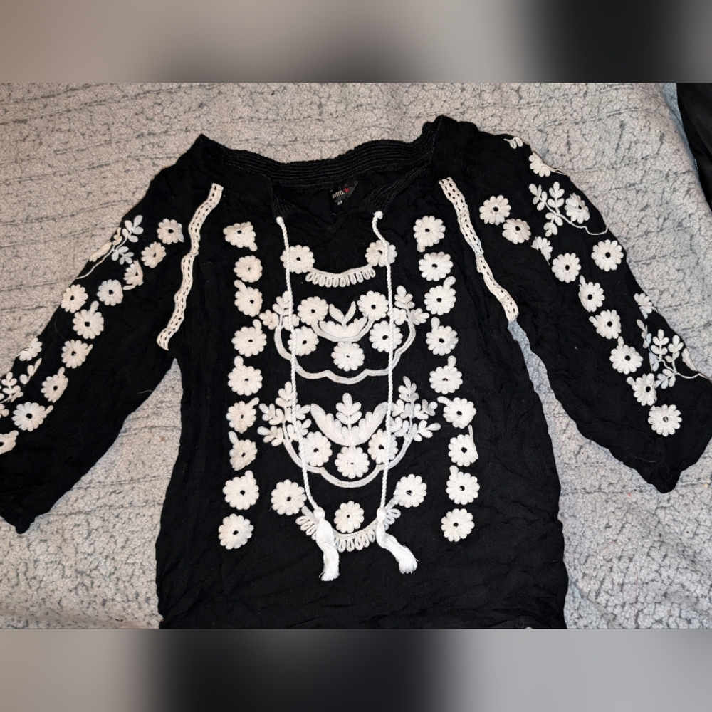 Black and White Floral Embroidered Blouse
